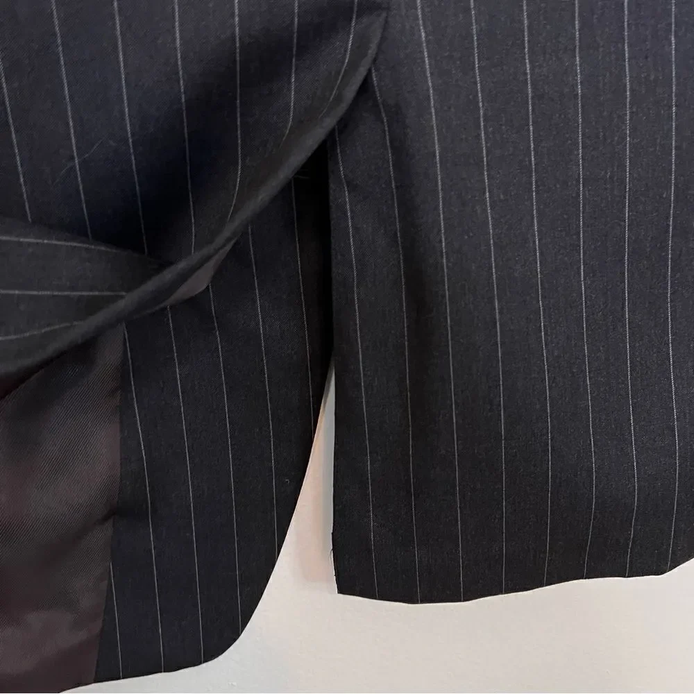 Burberry London Suit Jacket Men's Black Pin Stripe Wool 2 Button Size 40R Flaw